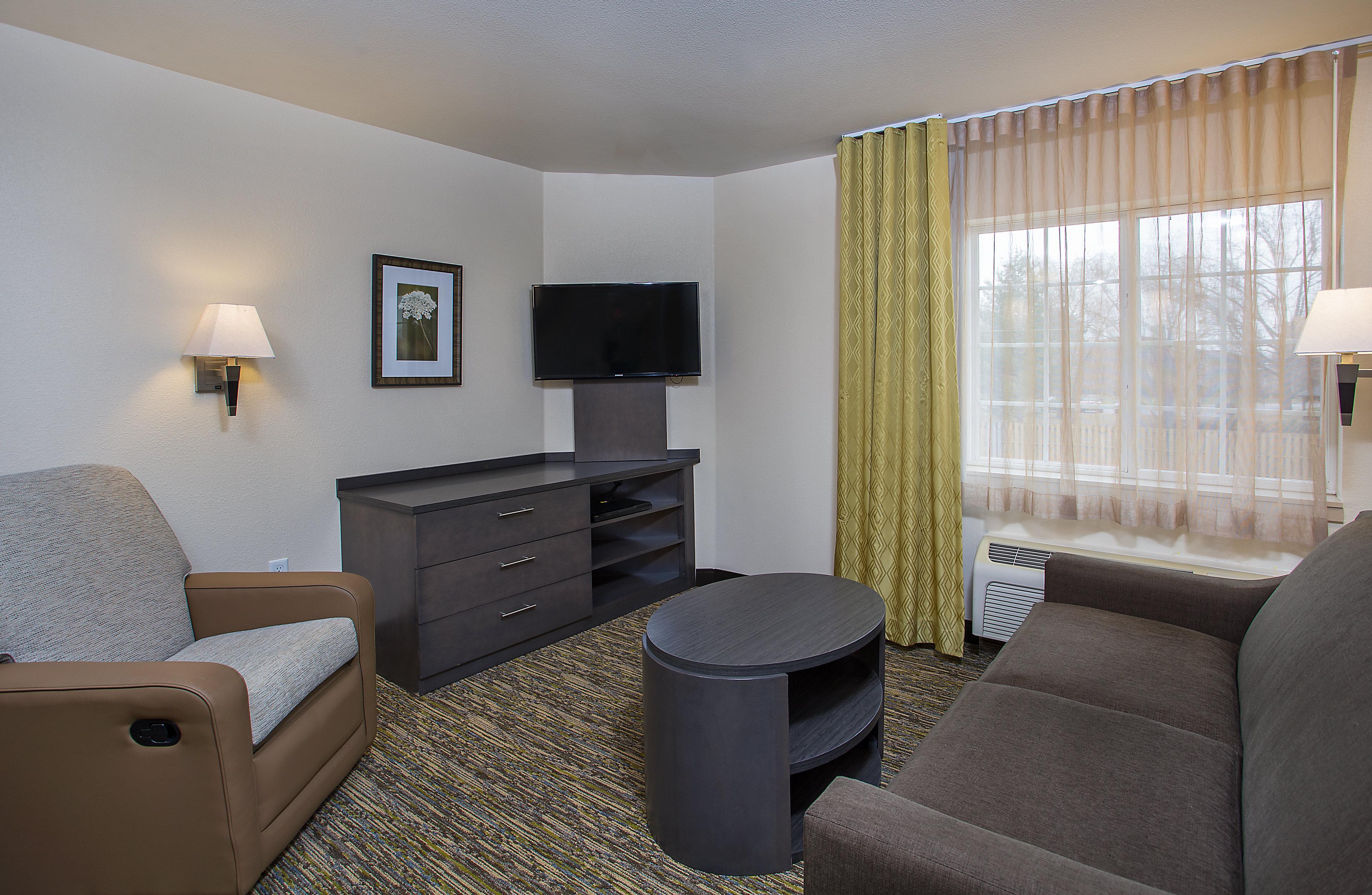 Candlewood Bowling By Ihg Bowling Green