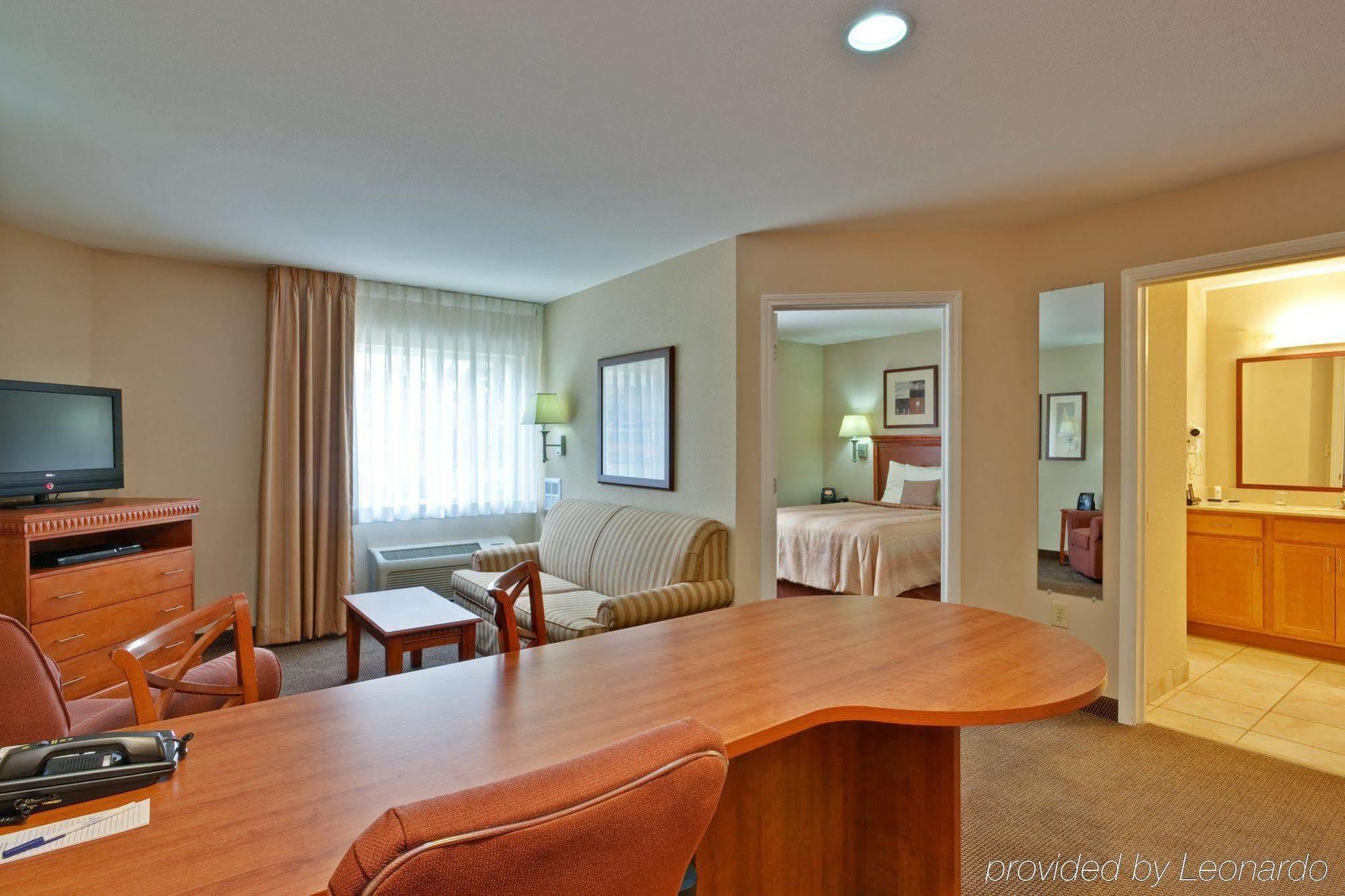 Candlewood Bowling By Ihg Bowling Green
