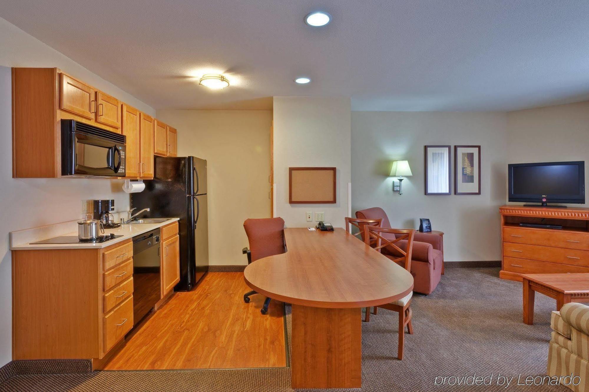 Candlewood Bowling By Ihg Hotel